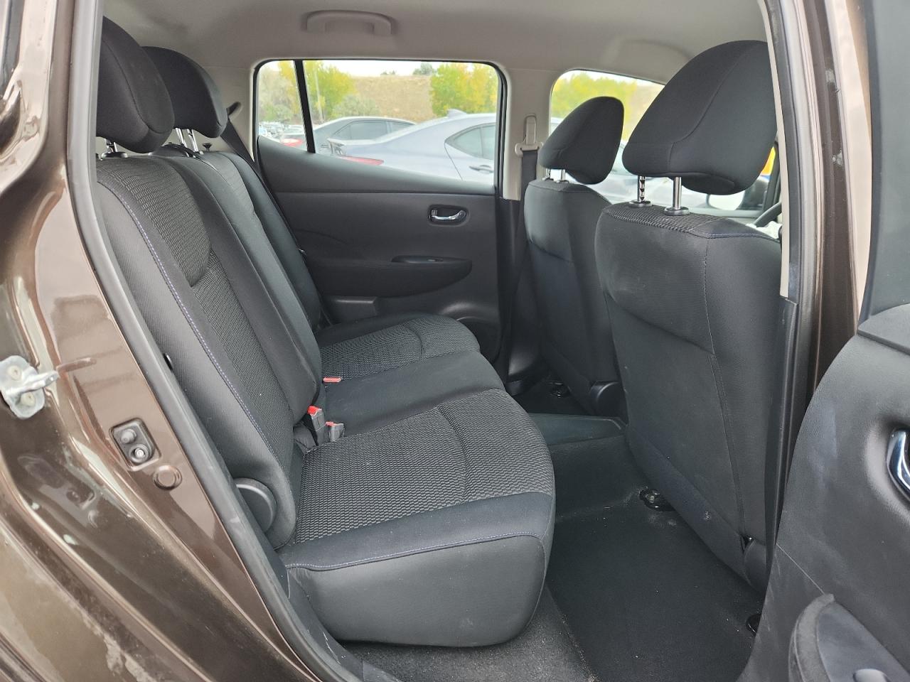 Nissan LEAF S Image 12