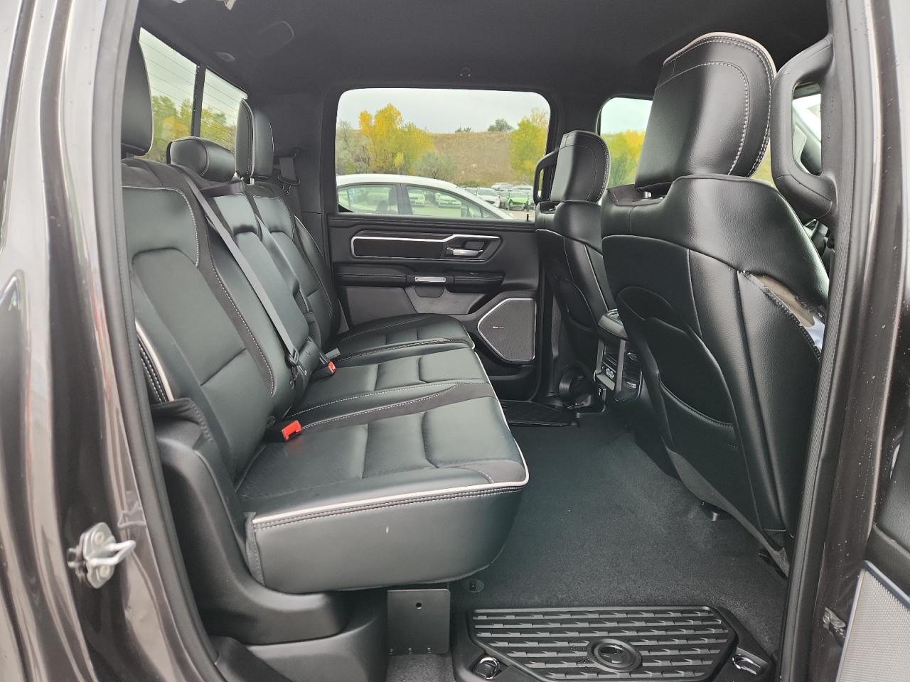 Ram 1500 Laramie Image 11