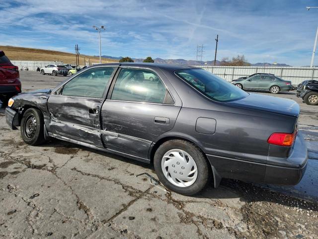 Toyota Camry Ce Image 2