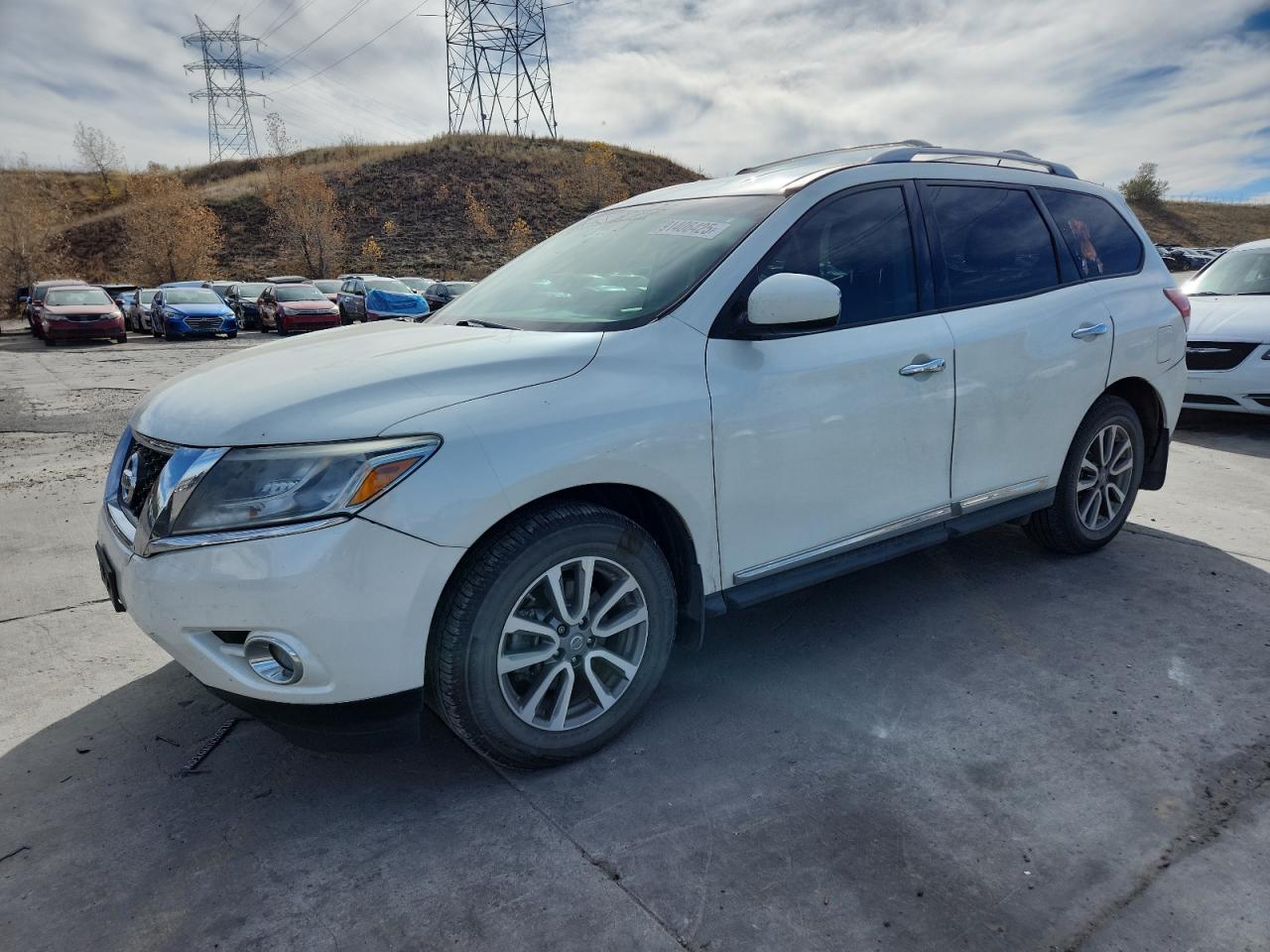 Nissan Pathfinder S Image 1