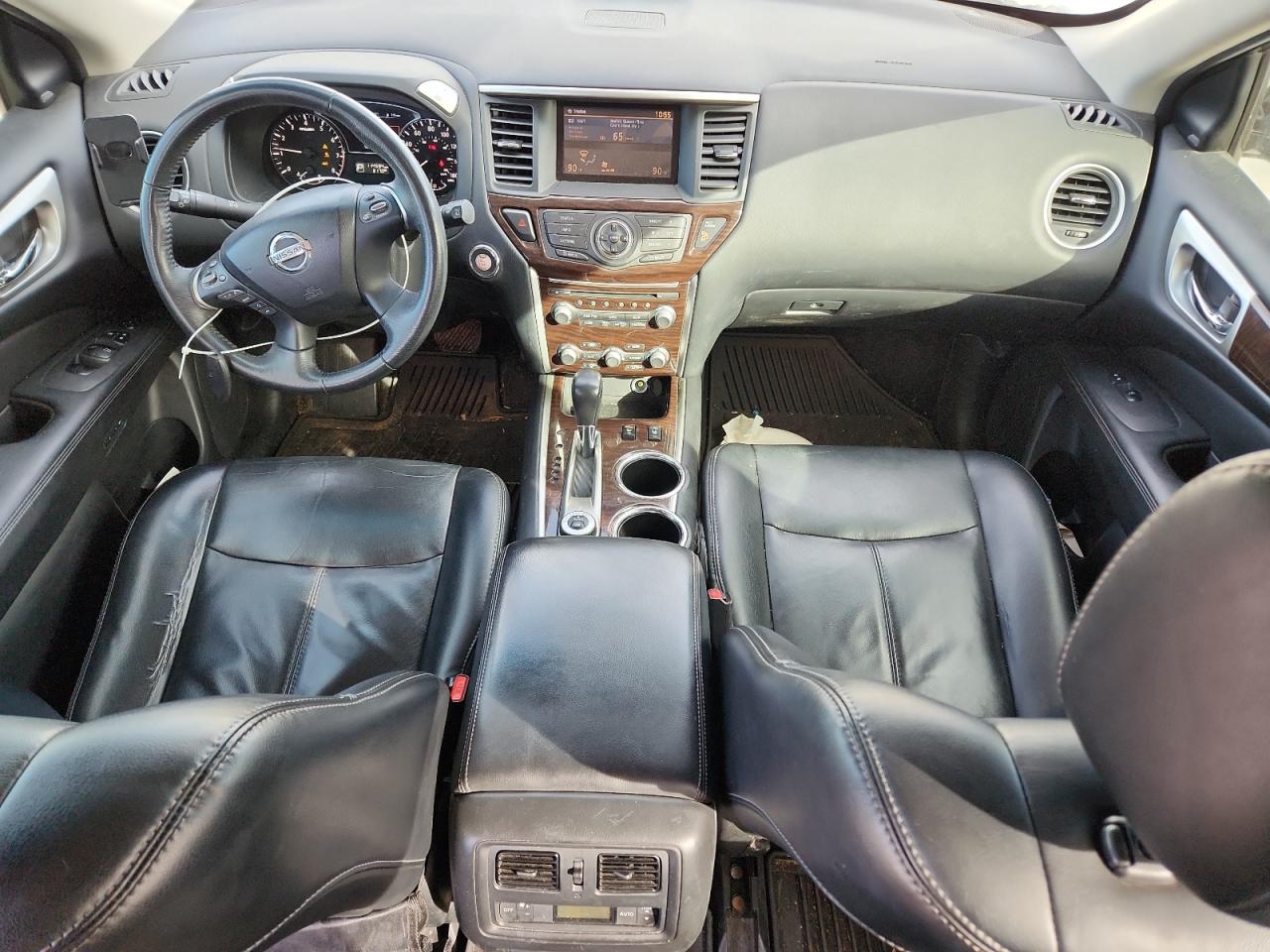 Nissan Pathfinder S Image 4