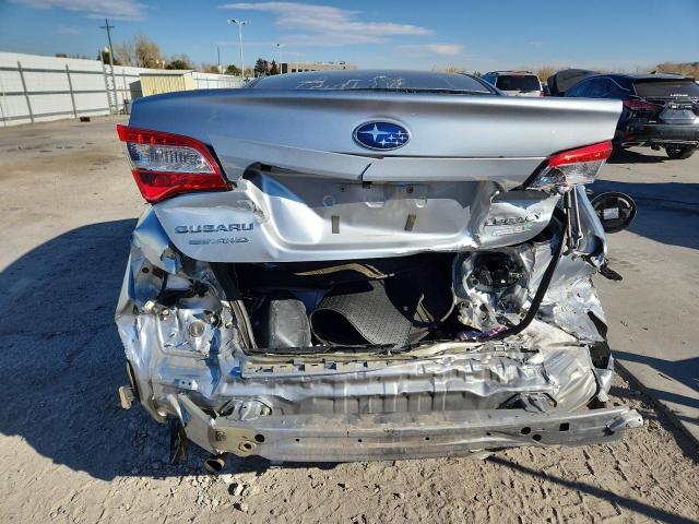 Subaru Legacy 2.5i Image 6