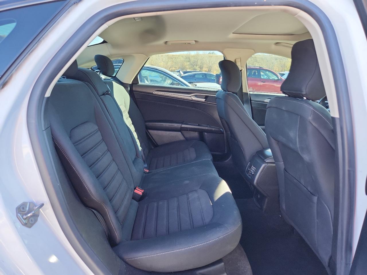 Ford Fusion Se Image 5