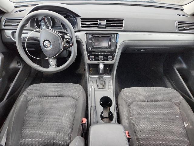 Volkswagen Passat S Image 7
