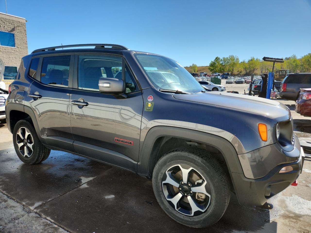 Jeep Renegade Trailhawk Image 4