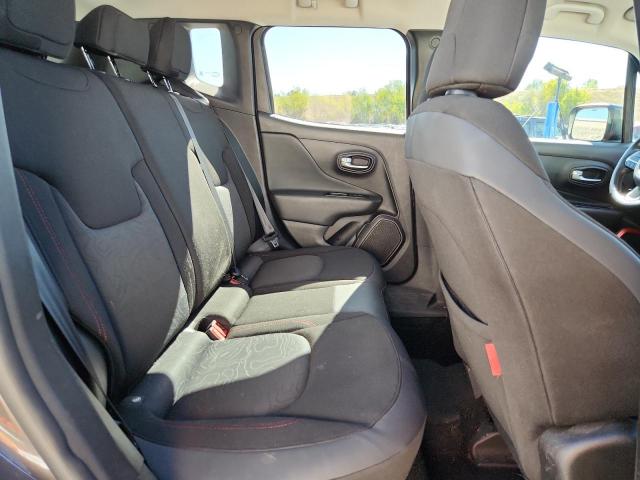 Jeep Renegade Trailhawk Image 12