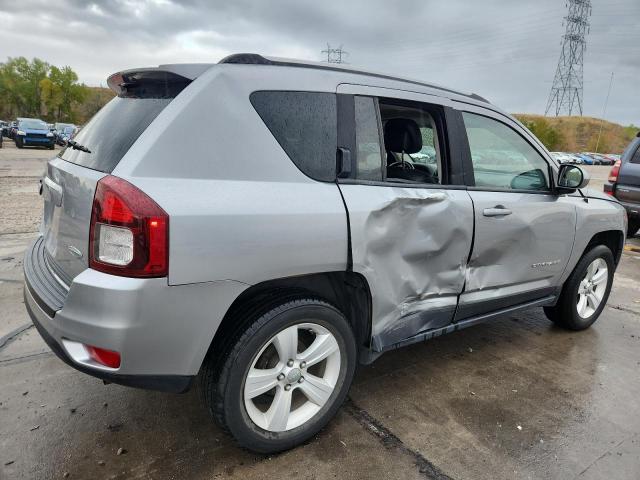 Jeep Compass Latitude Image 3