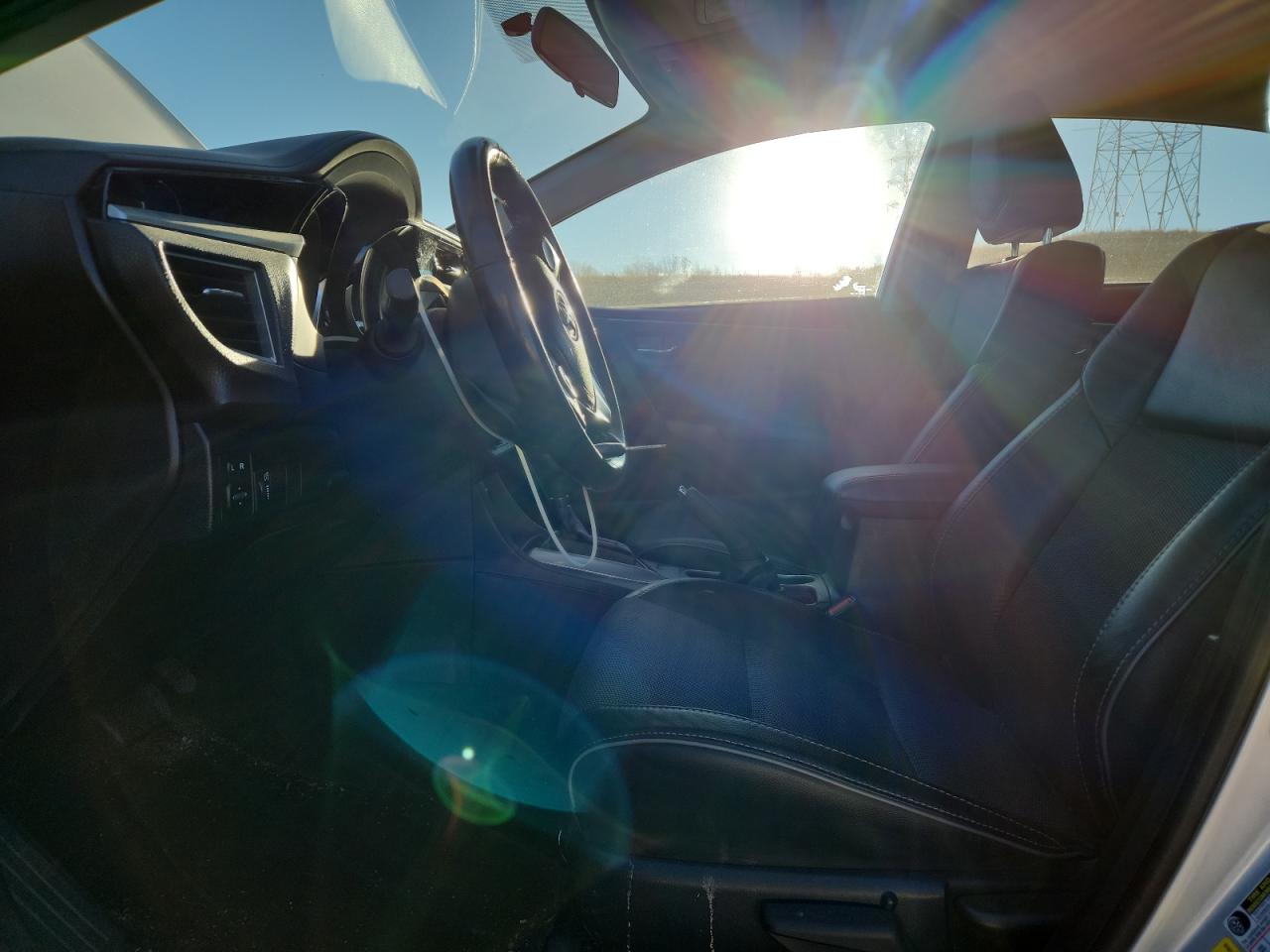 Toyota Corolla L Image 2