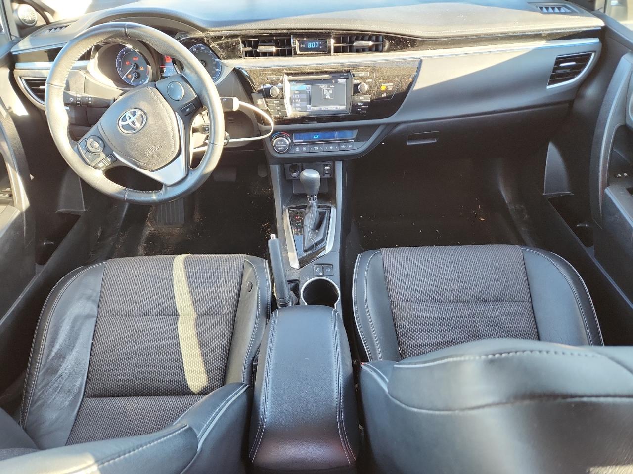 Toyota Corolla L Image 10