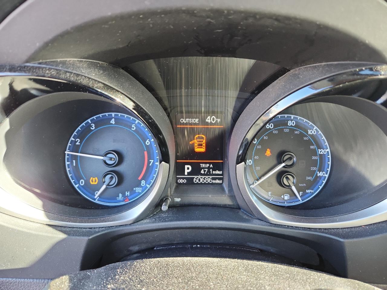 Toyota Corolla L Image 7