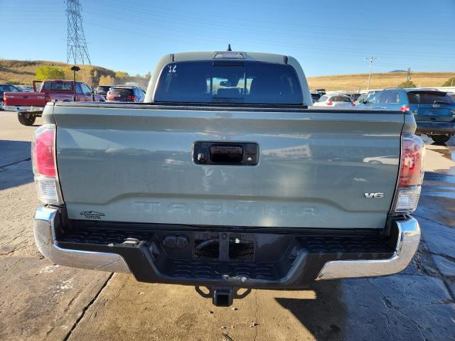 Toyota Tacoma Double Cab Image 3