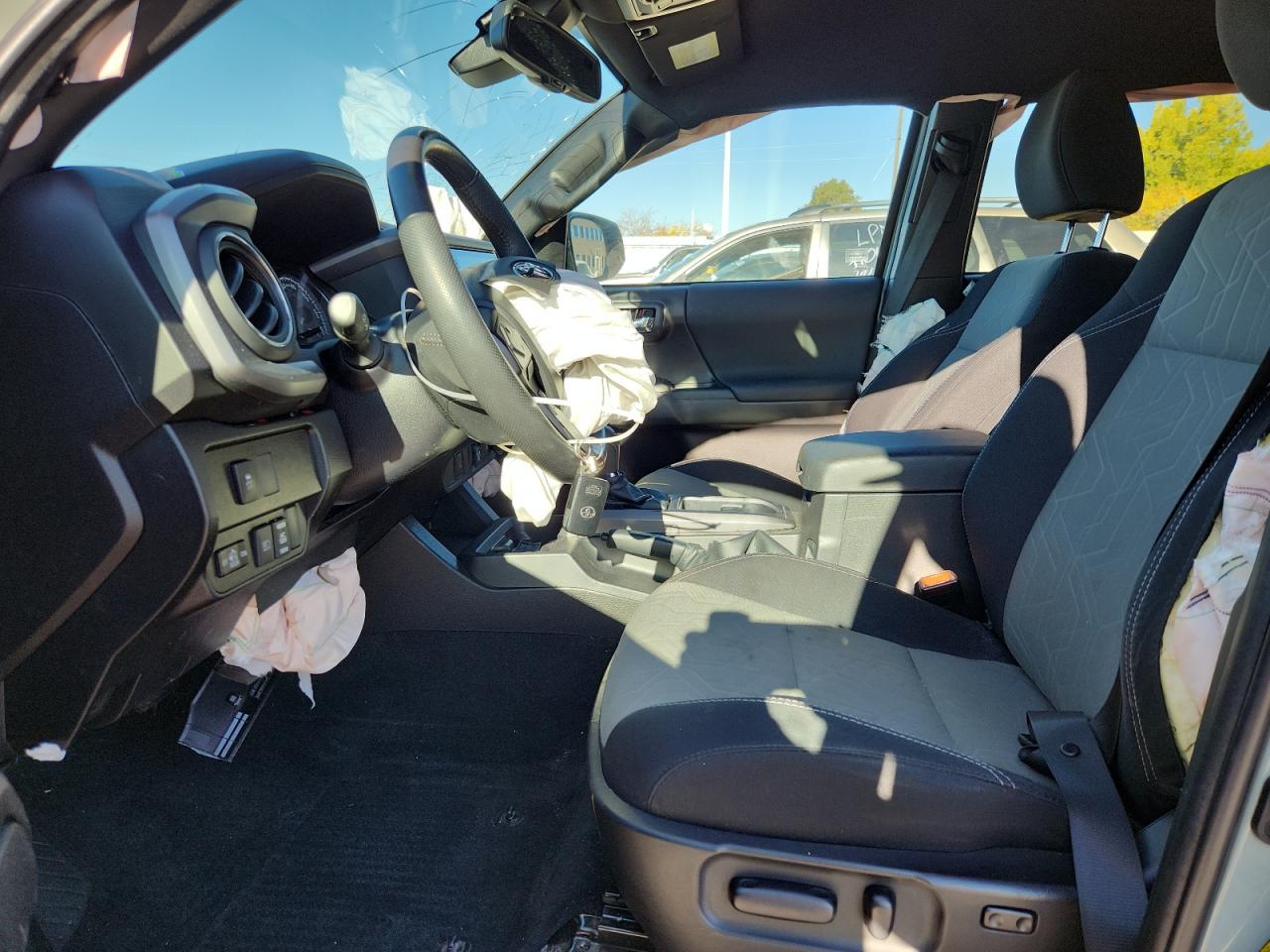 Toyota Tacoma Double Cab Image 13