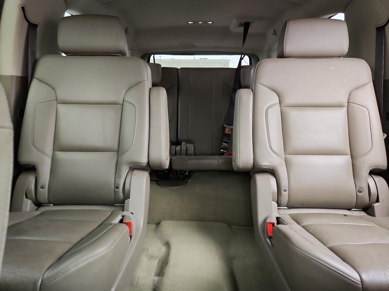 Chevrolet Suburban K1500 Premier Image 7