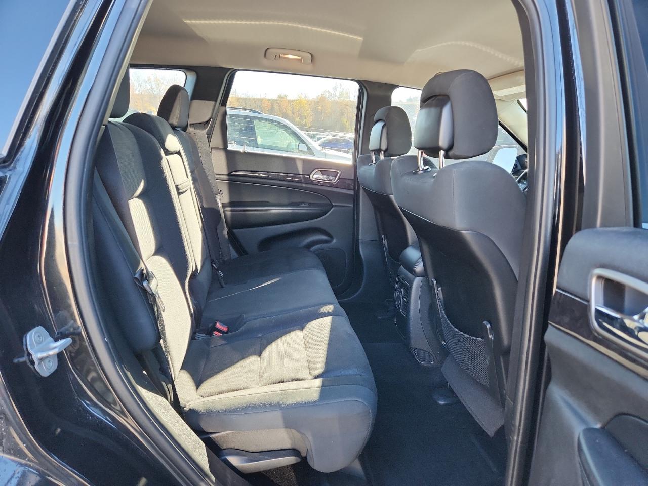 Jeep Grand Cherokee Laredo Image 12