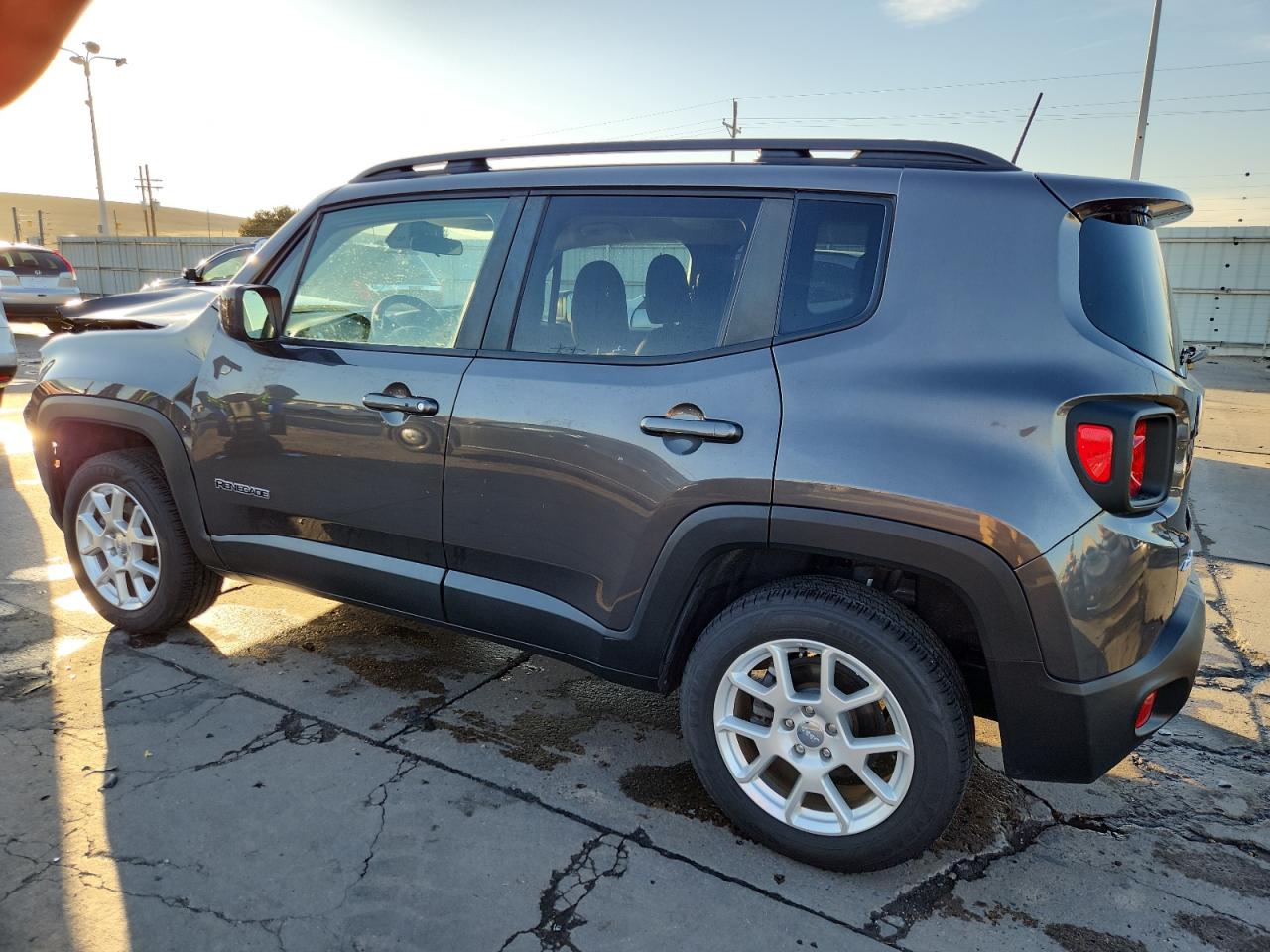Jeep Renegade Latitude Image 2