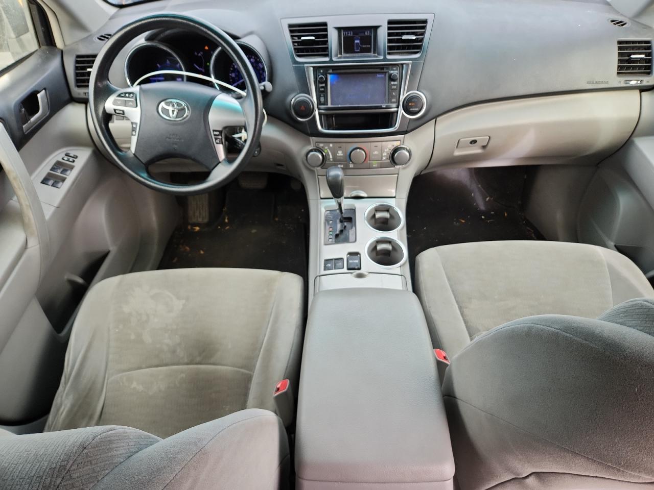 Toyota Highlander Hybrid Image 6