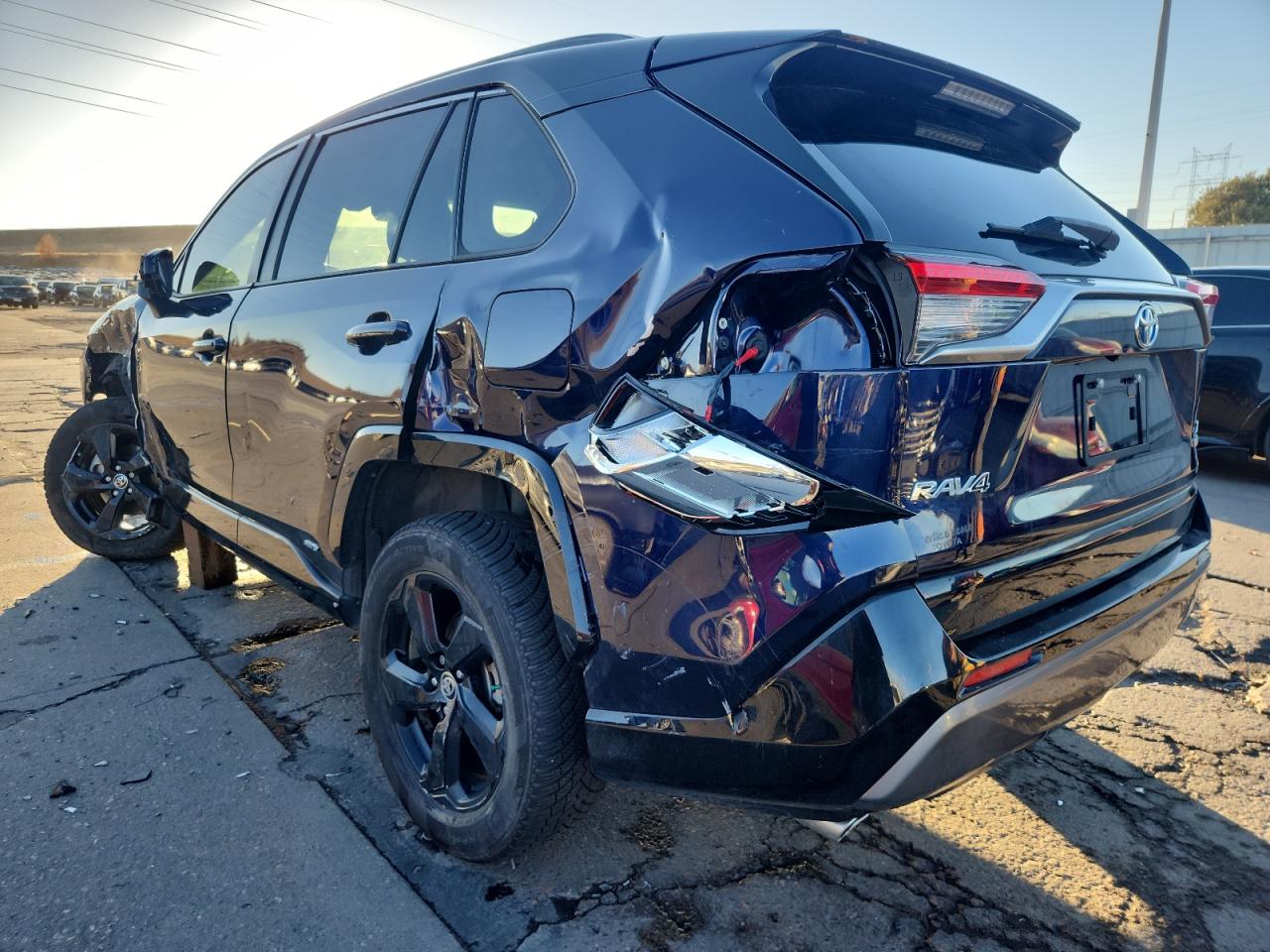 Toyota RAV4 Xse Image 3