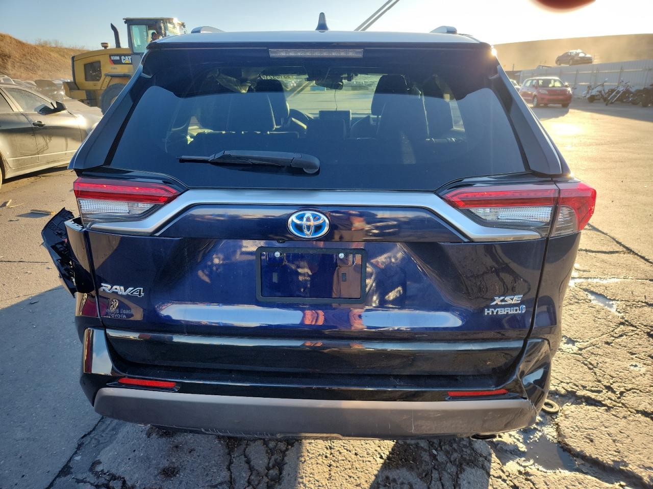 Toyota RAV4 Xse Image 6