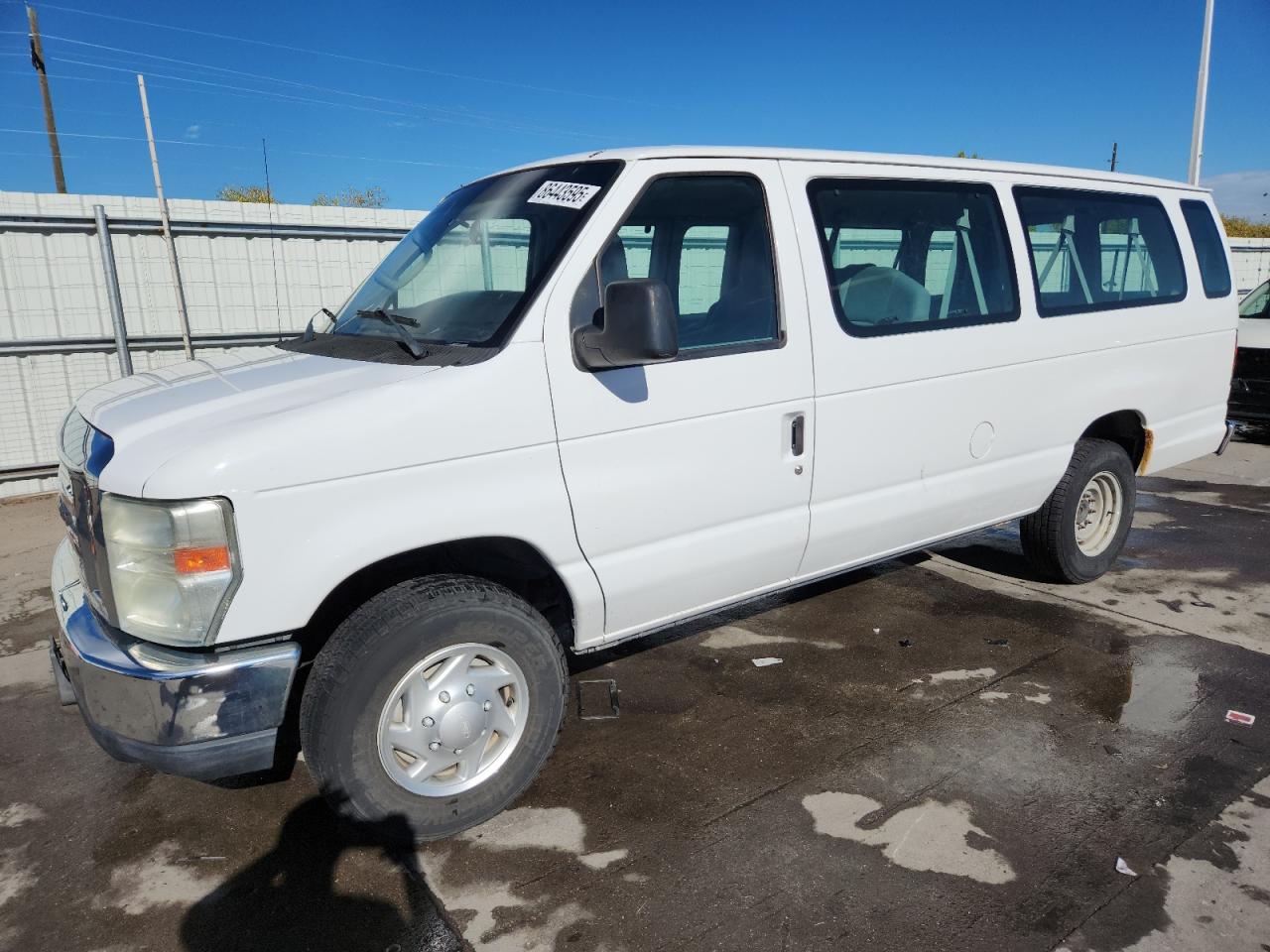 Ford Econoline E350 Super Duty E350 Super Duty Wagon Image 1