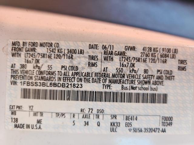 Ford Econoline E350 Super Duty E350 Super Duty Wagon Image 13