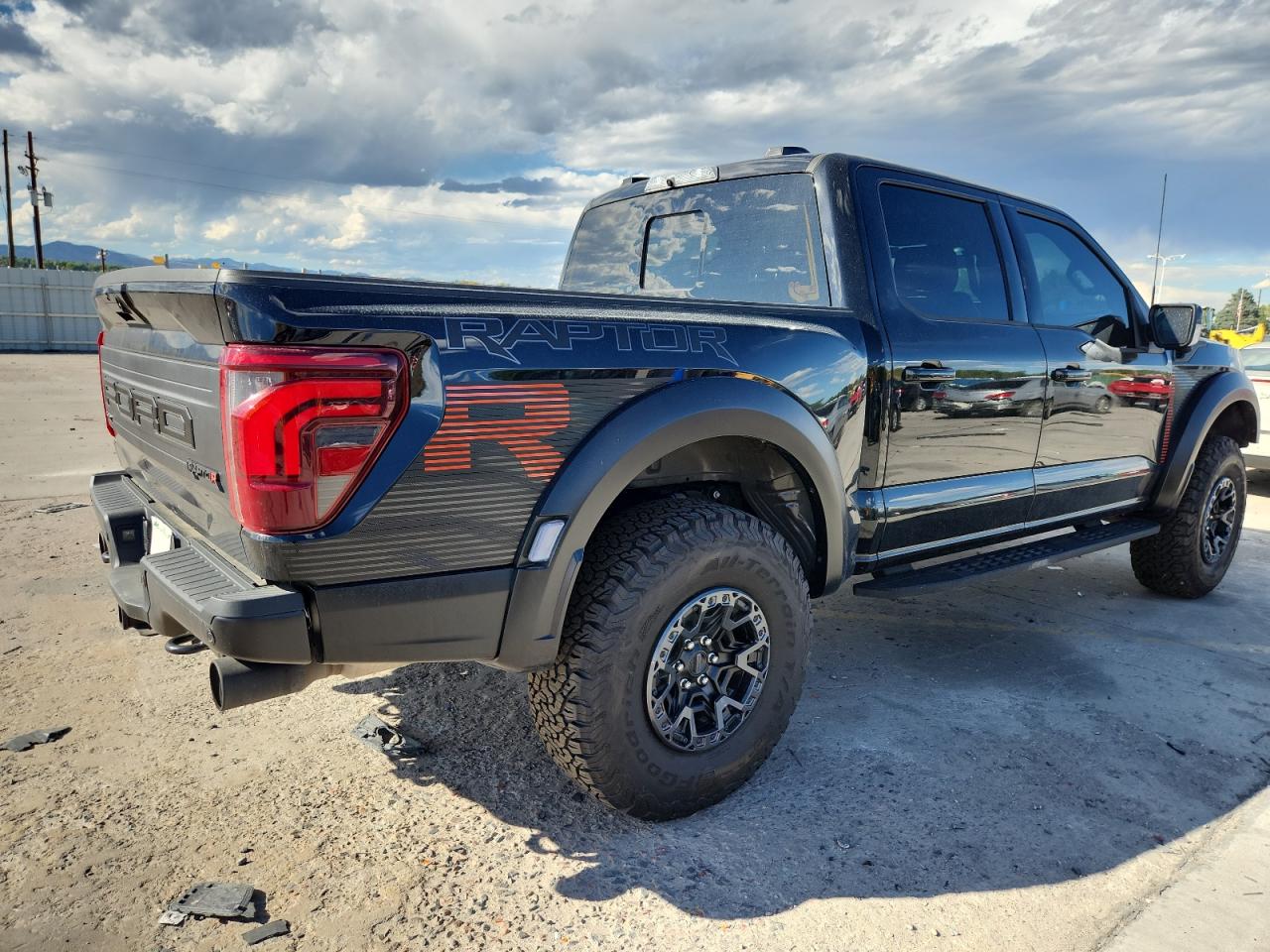 Ford F-150 Raptor Image 4