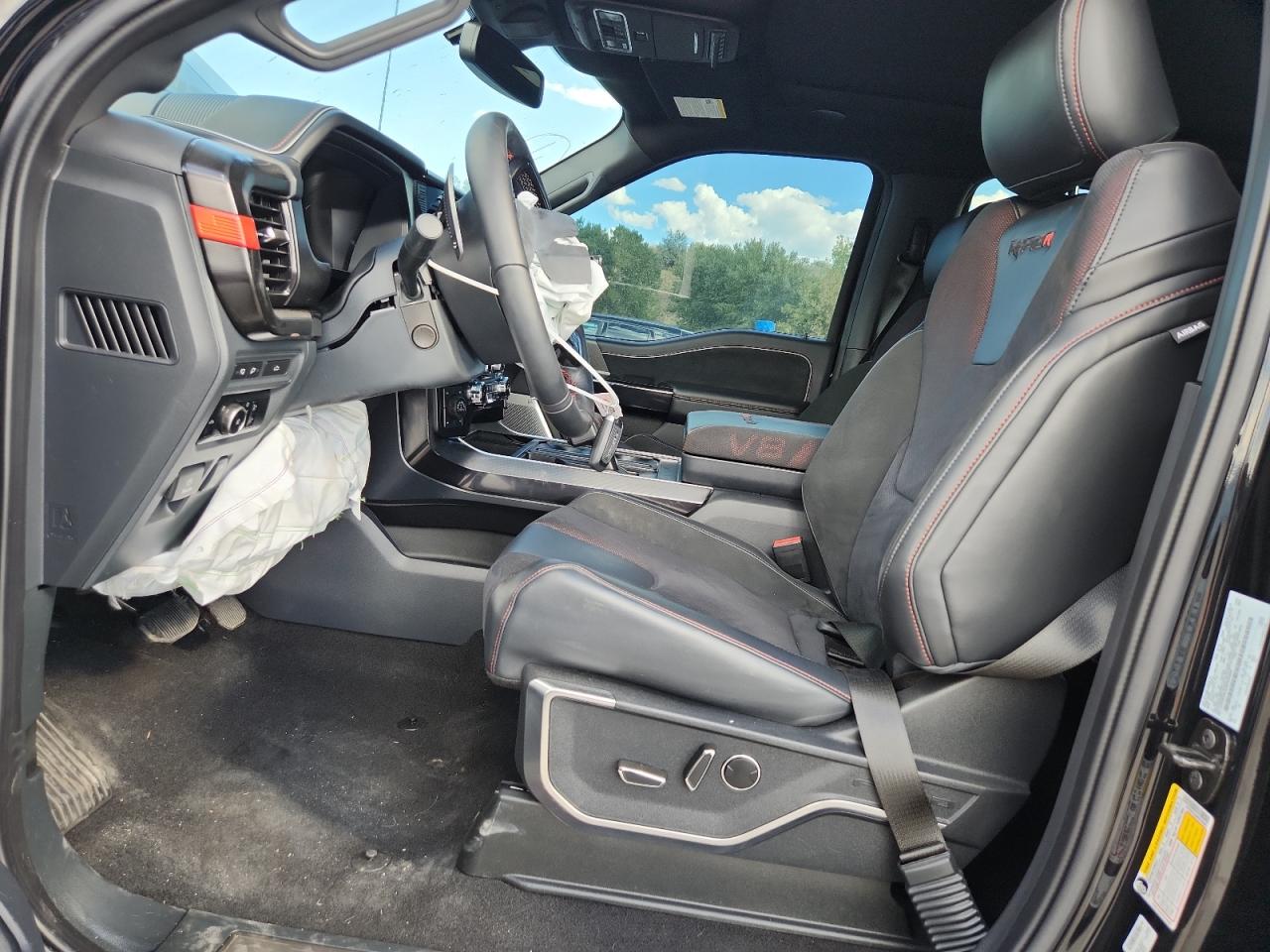 Ford F-150 Raptor Image 5