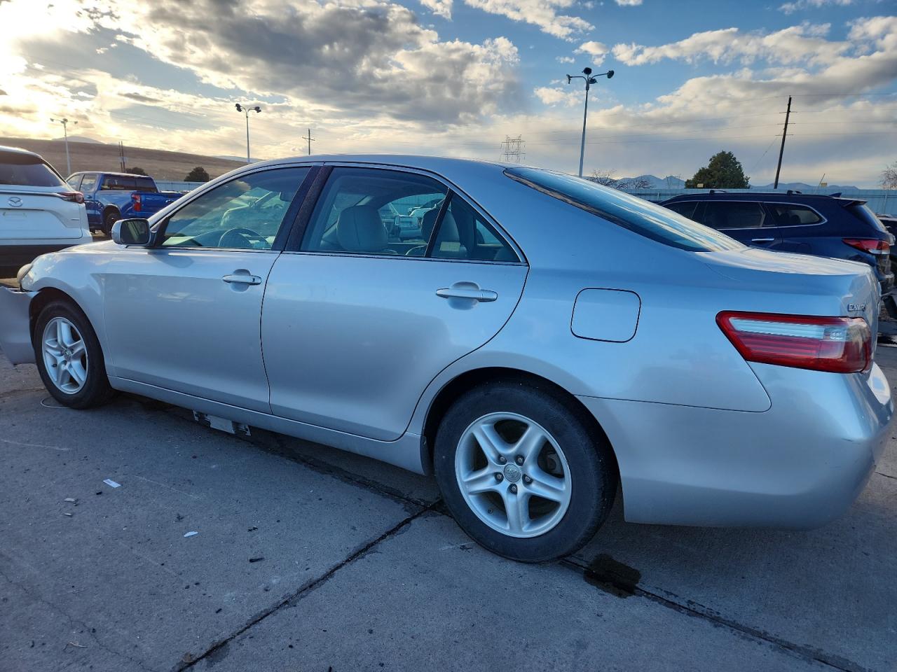 Toyota Camry Base Image 2