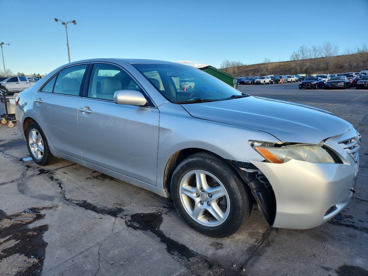 Toyota Camry Base Image 3