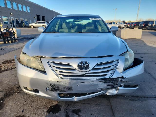 Toyota Camry Base Image 6