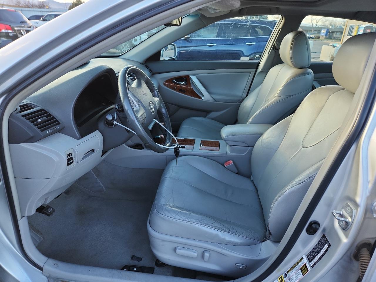 Toyota Camry Base Image 5