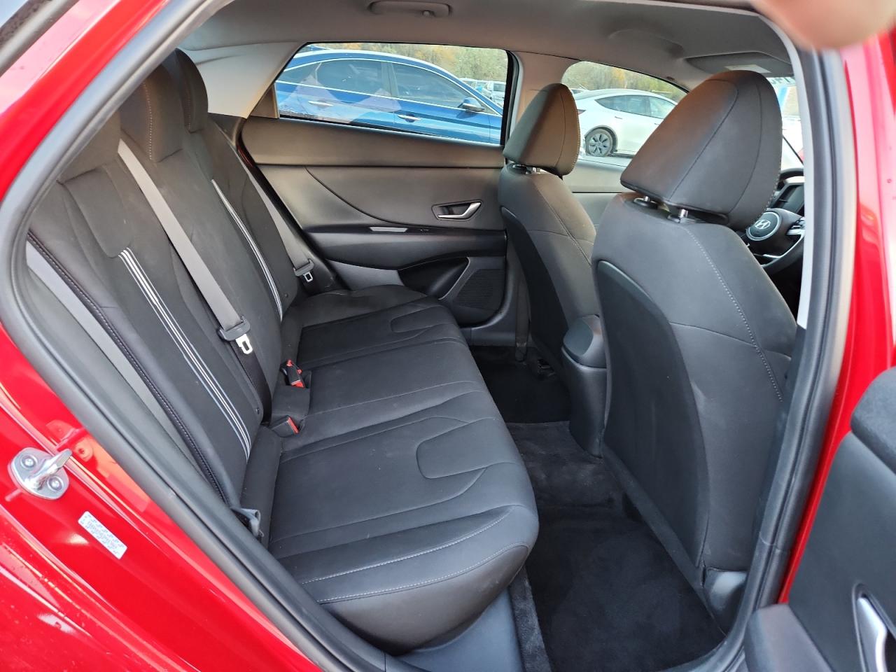 Hyundai ELANTRA Sel Image 6