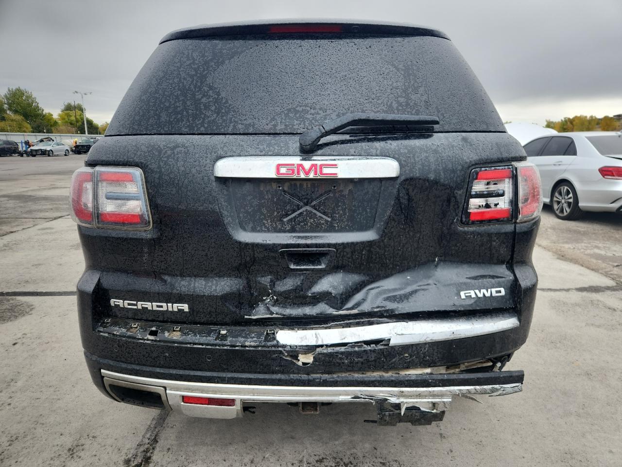 GMC Acadia Denali Image 4