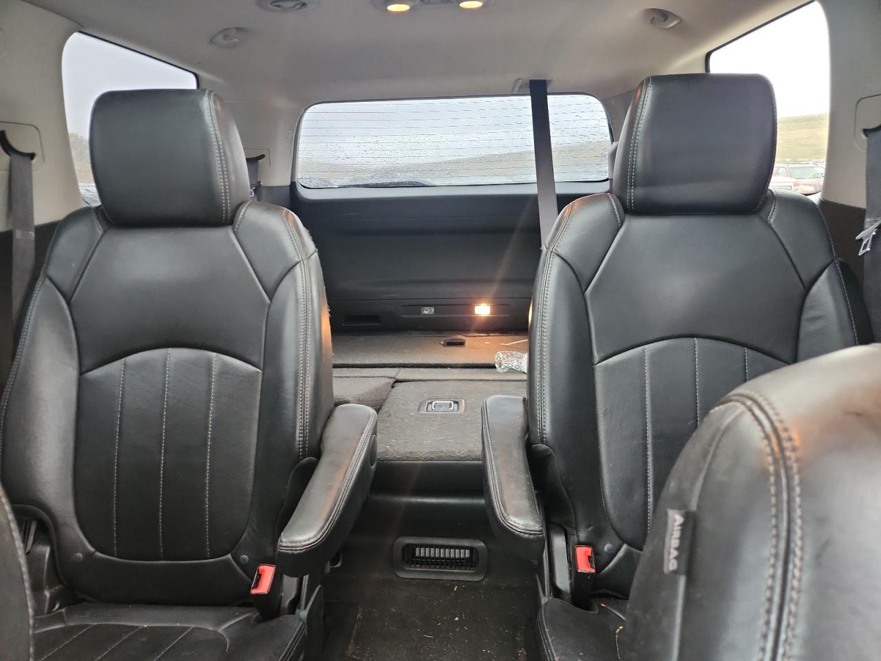 GMC Acadia Denali Image 12