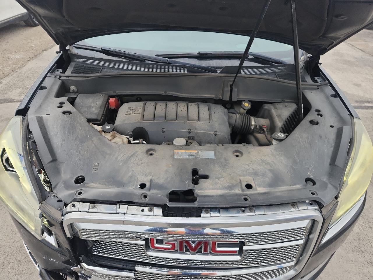 GMC Acadia Denali Image 2