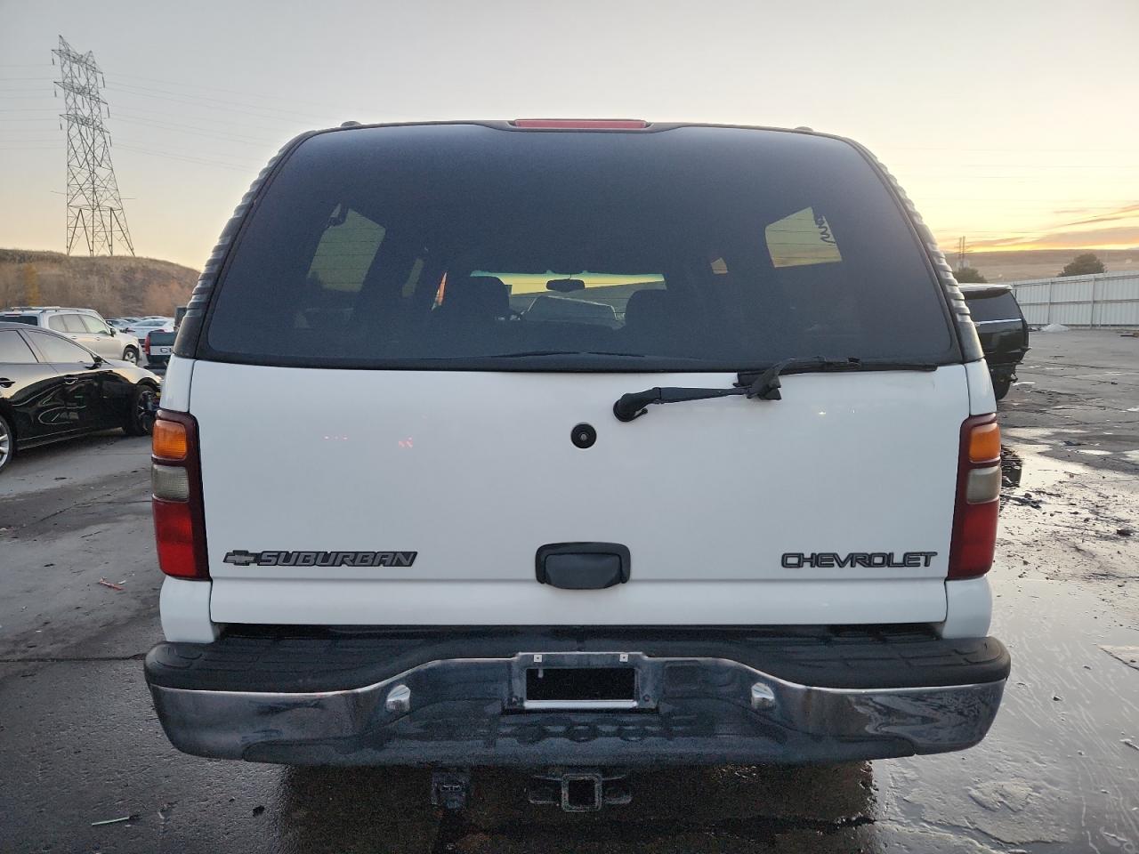 Chevrolet Suburban K1500 Image 6