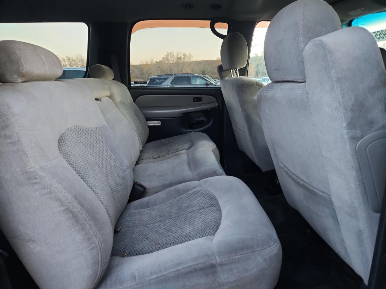 Chevrolet Suburban K1500 Image 13