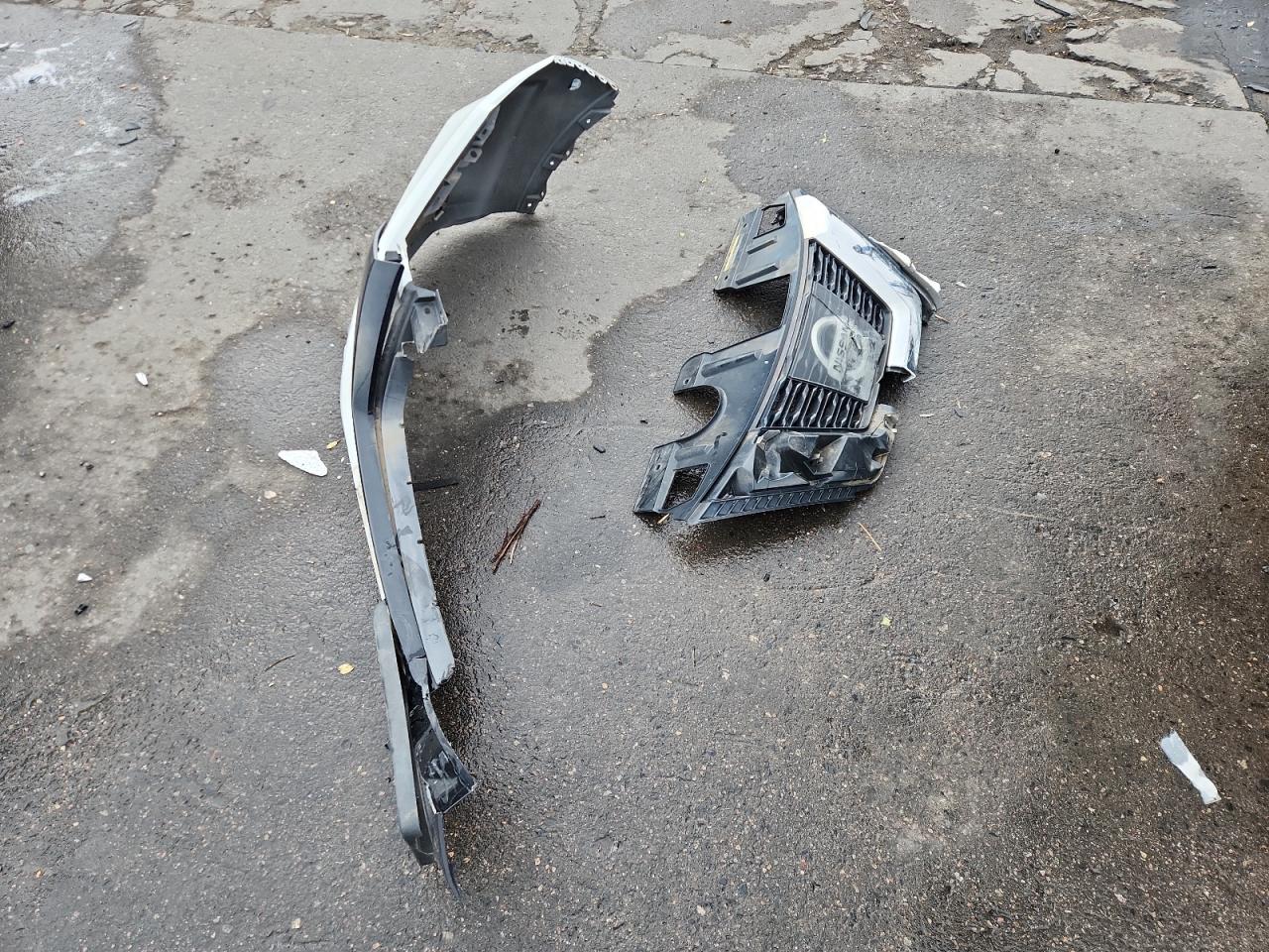 Nissan Rogue S Image 3