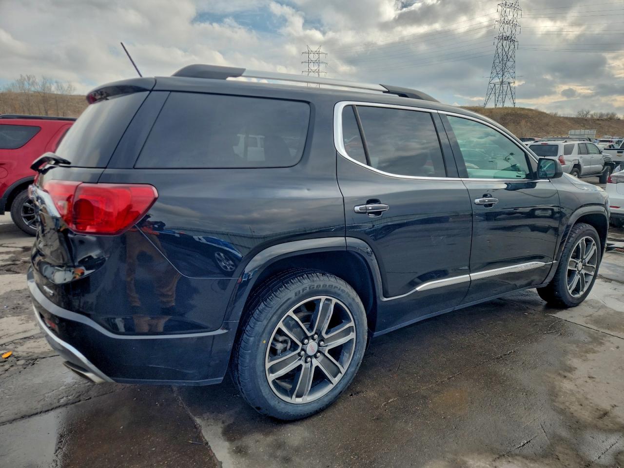 GMC Acadia Denali Image 12