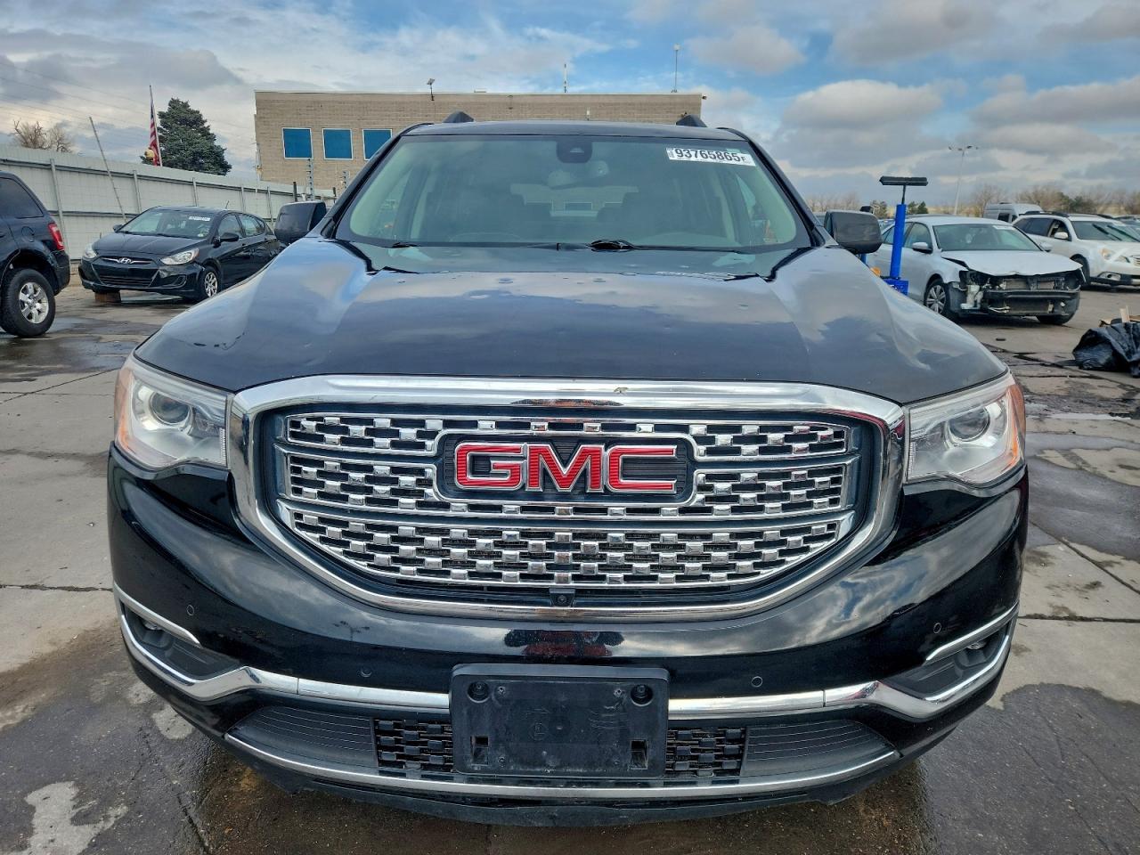 GMC Acadia Denali Image 3