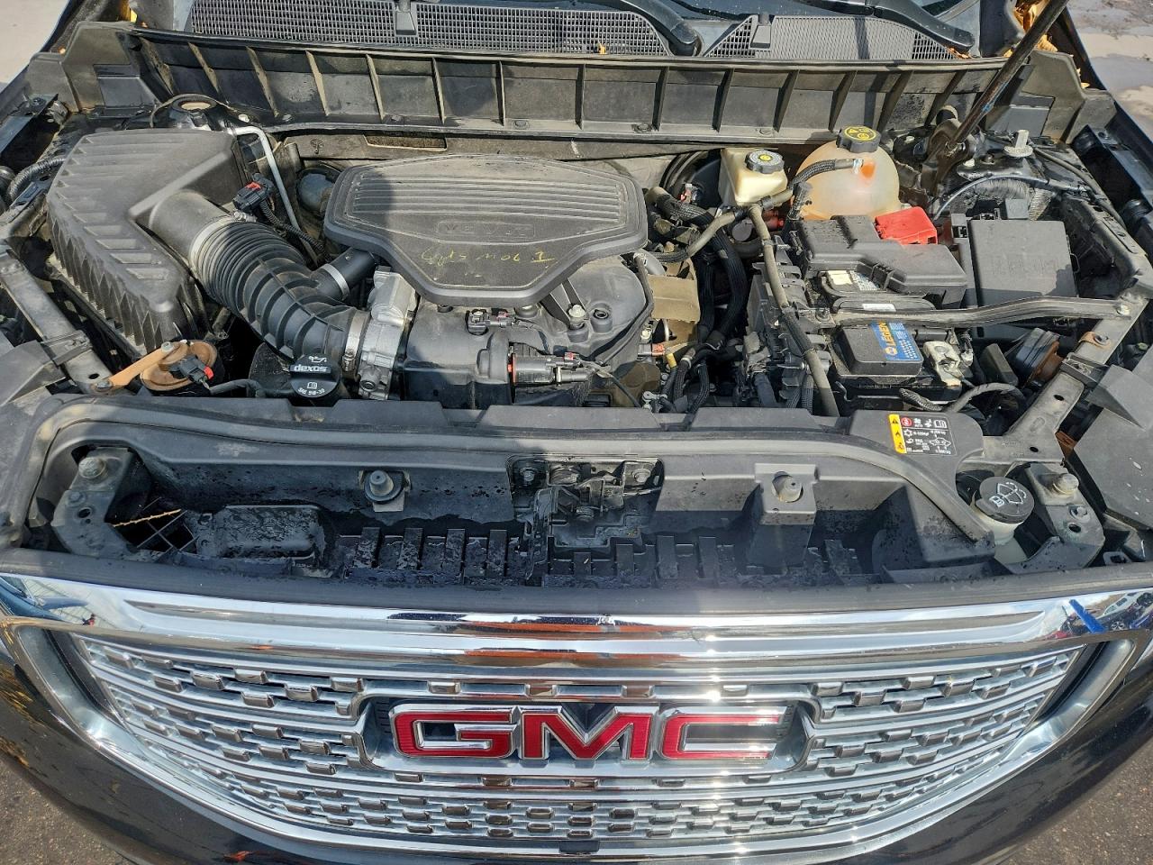 GMC Acadia Denali Image 6