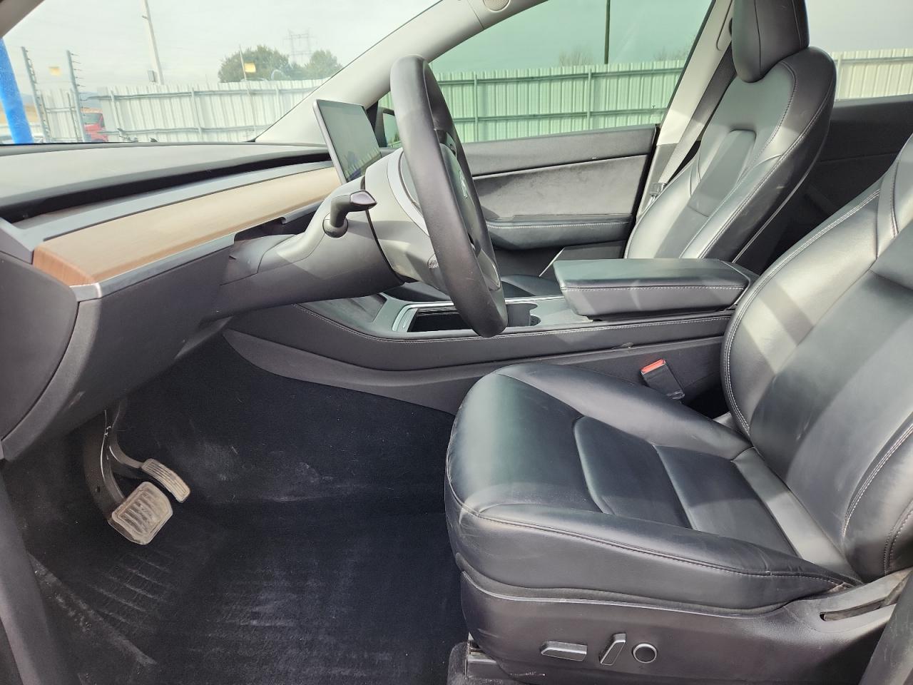 Tesla Model Y Image 8