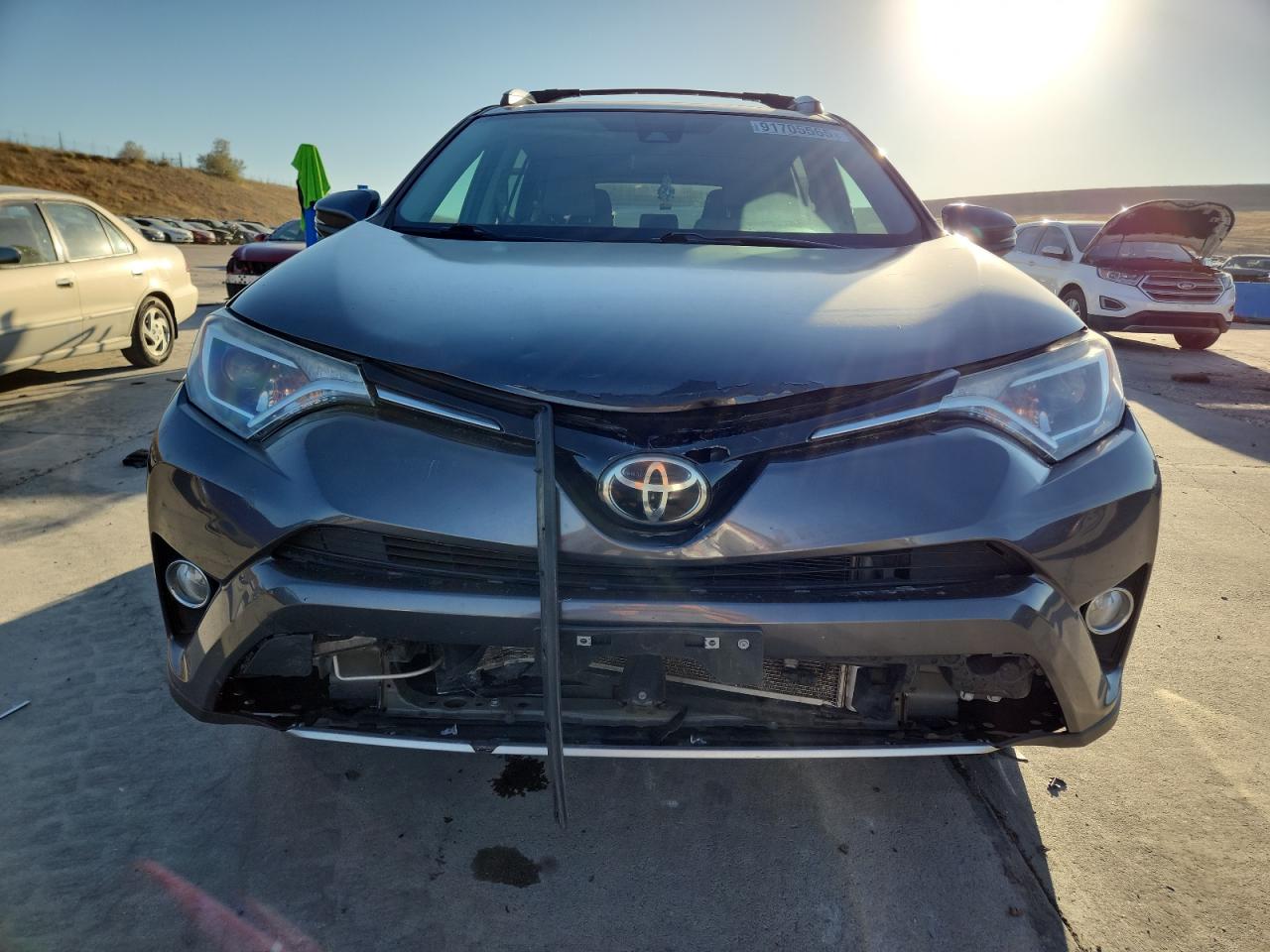 Toyota RAV4 Xle Image 2