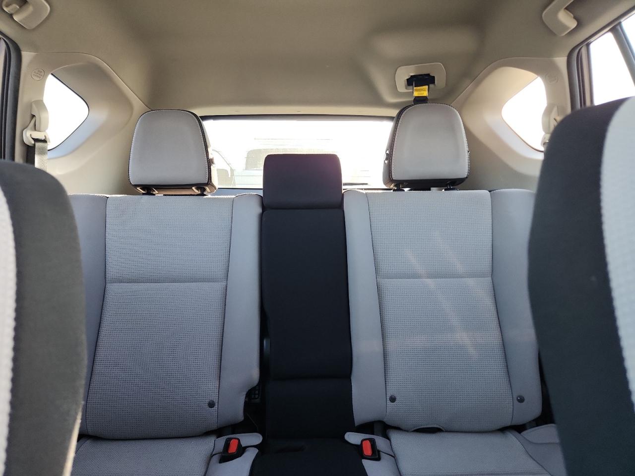 Toyota RAV4 Xle Image 9