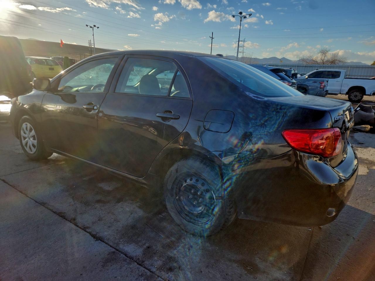 Toyota Corolla Base Image 3