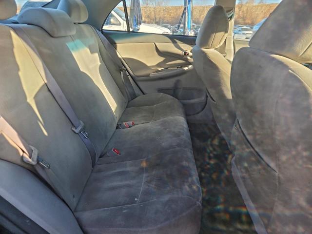 Toyota Corolla Base Image 2