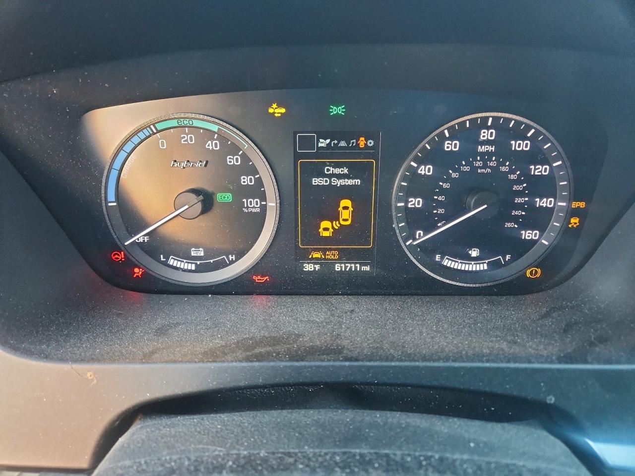 Hyundai SONATA Hybrid Image 7