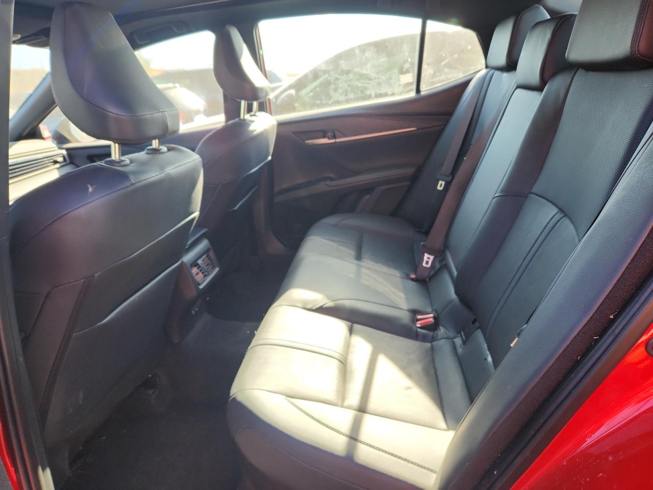 Toyota Camry Xse Image 9