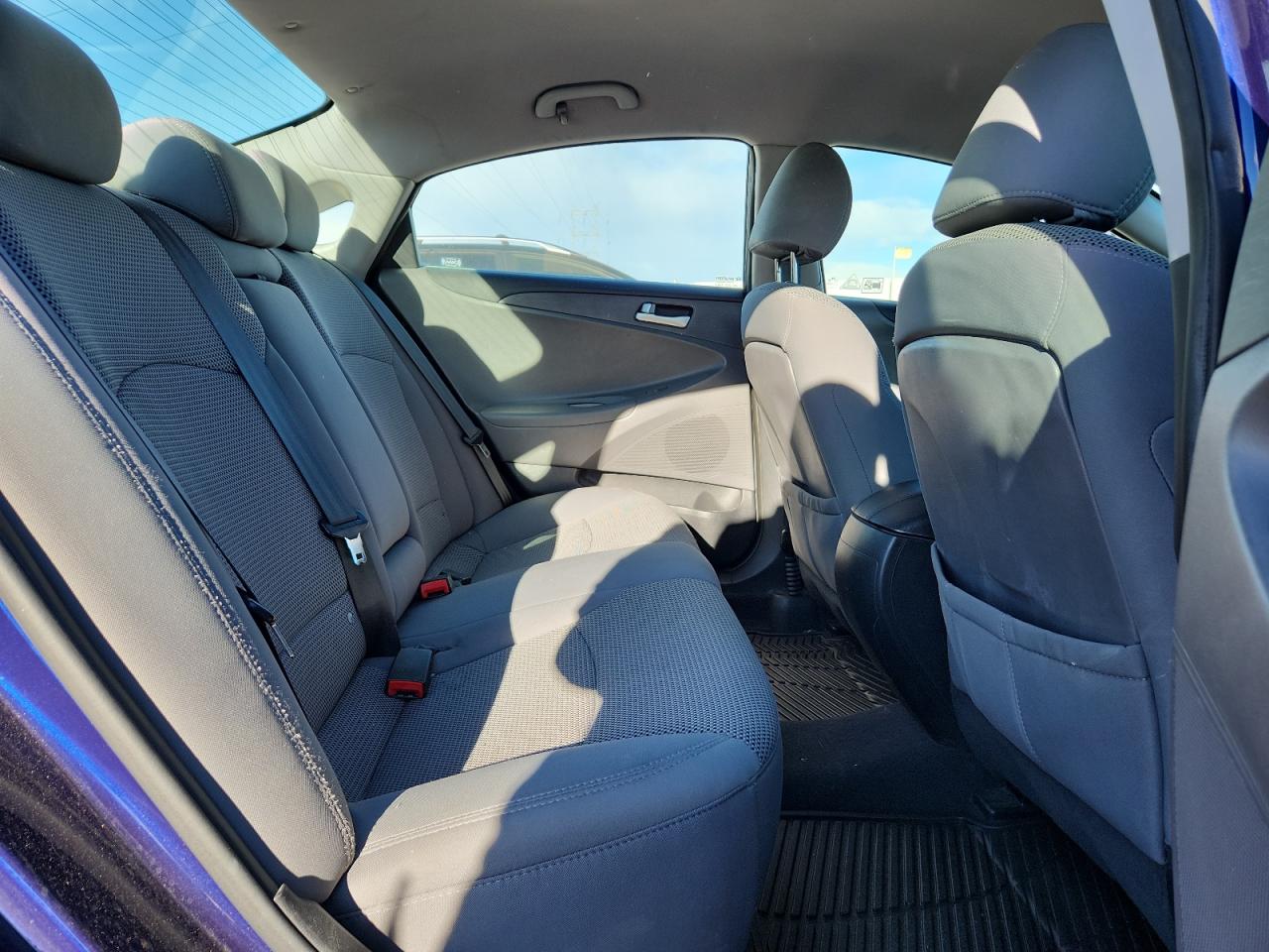 Hyundai SONATA Gls Image 9