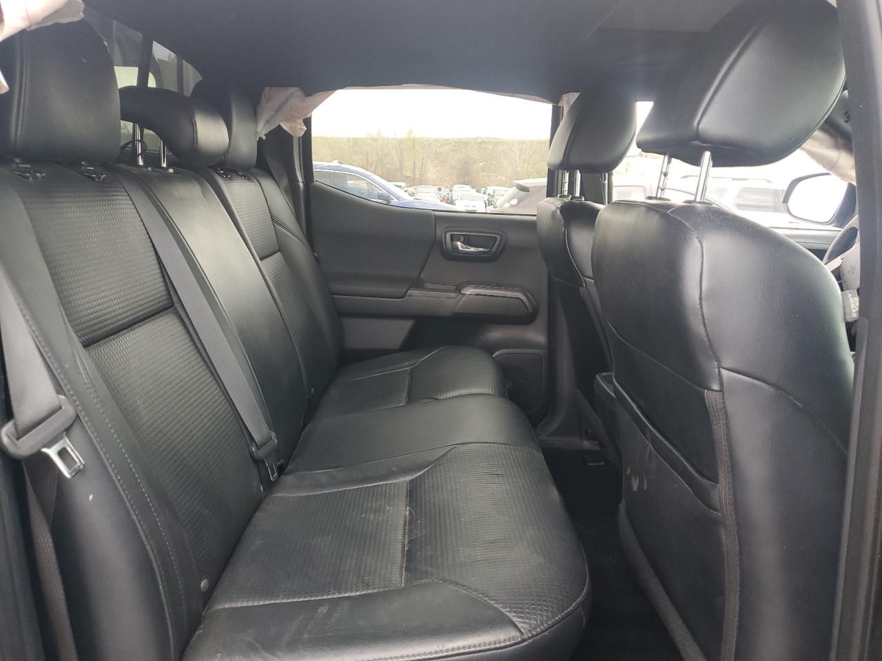 Toyota Tacoma Double Cab Image 5