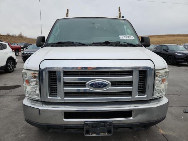 Ford Econoline E250 Van Image 3